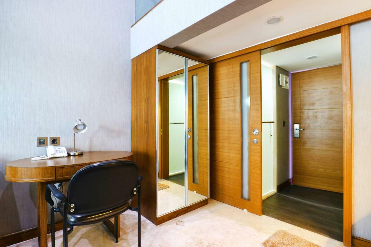 The Baile Hotel Jakarta Exterior photo