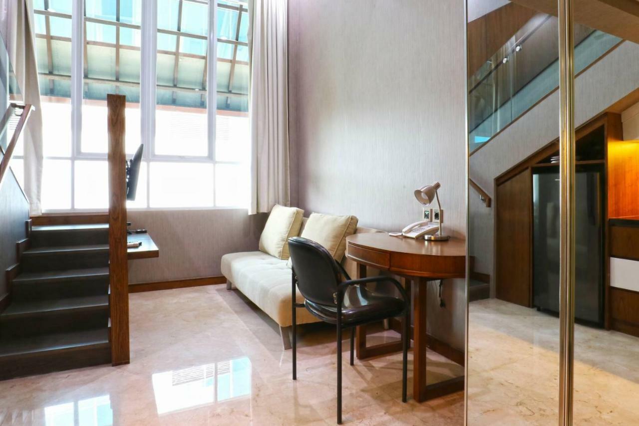 The Baile Hotel Jakarta Exterior photo